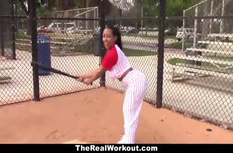 Бейсболистку Priya Price смачно прут после игры