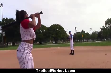 Бейсболистку Priya Price смачно прут после игры